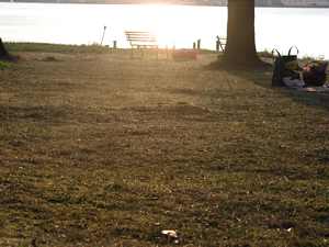 Účastníci workshopů na pláži Ostende