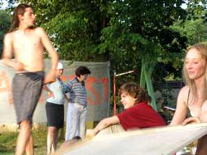 Účastníci workshopů na pláži Ostende