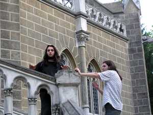 Přestávka mezi interprety