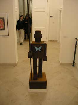 Paní produkční Daniela Veškrnová a loučící se rezavý rytíř. Kliknutím se zvětší