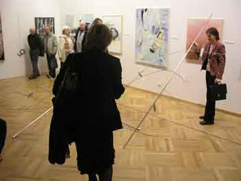 Achtung, padá to ! Kliknutím se zvětší